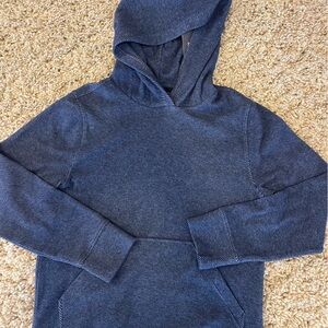Vineyard Vines Boys long sleeve hoodie. Soft! Lightweight sweatshirt/heavy T.